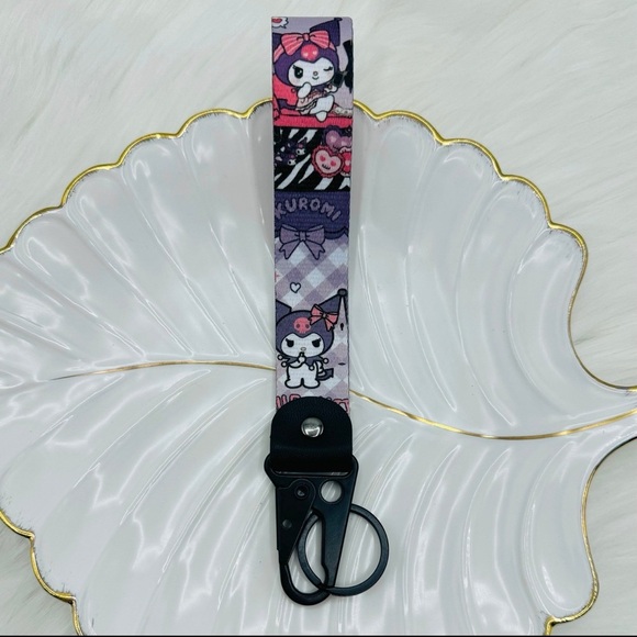 Mini Size Kuromi Silicone Coin Purse w/ Wrist Keychain & Jewelry set - Picture 5 of 7